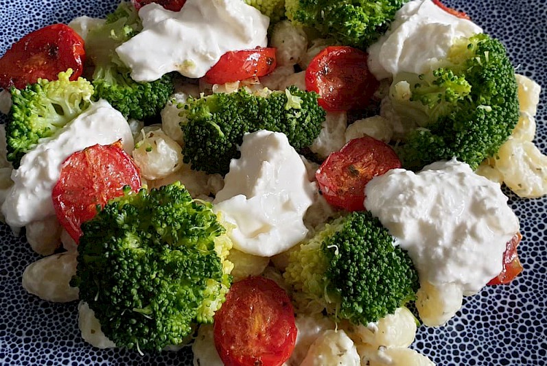 Gnocchi met broccoli, burrata en geroosterde tomaat - detail